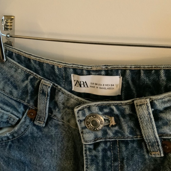 Zara Ripped Mom Fit Jeans - Picture 2 of 3